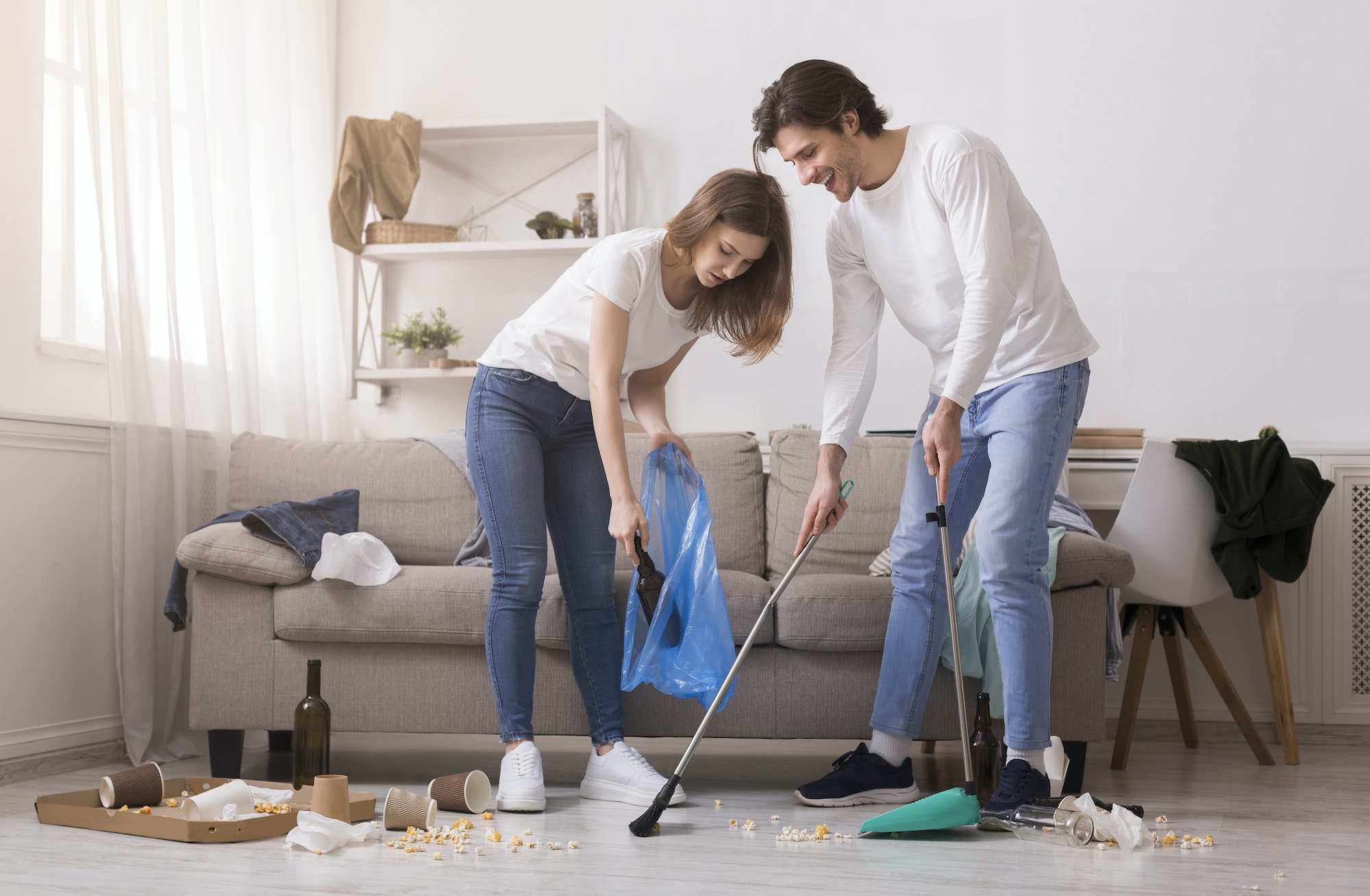 Surviving Shared Spaces: Cleaning Hacks for Roommates